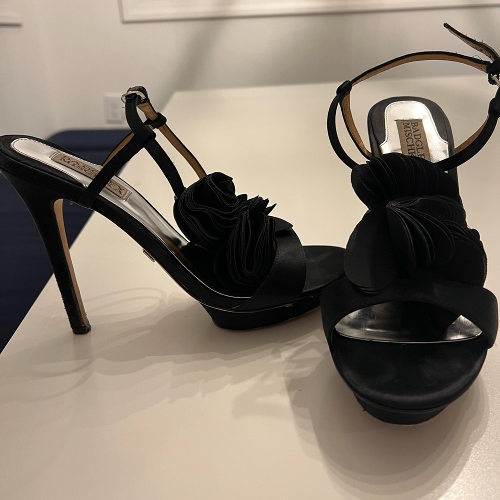 Badgely Mischka Randee Black Satin Heel Size 8